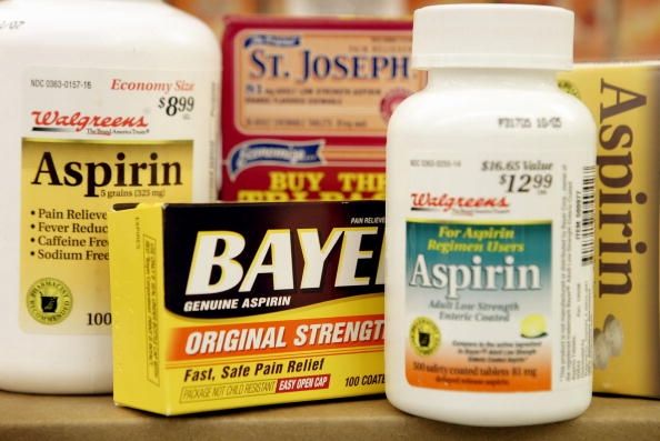 Un estudio danés ha encontrado que tomar una dosis baja de aspirina todos los días durante 5 años puede reducir a una persona`s risk of colorectal cancer.