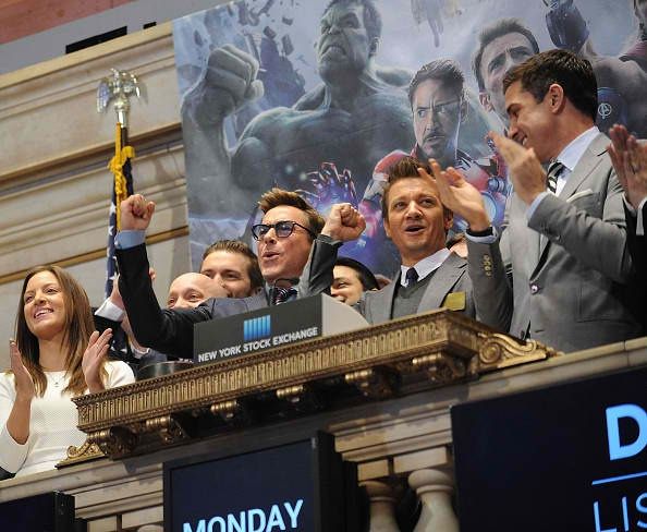 Robert Downey, Jr. y Jeremy Renner Únete a Marvel Entertainment Ejecutivos Anillo El NYSE campana de apertura en la celebración de`Marvel`s Avengers: Age Of Ultron`