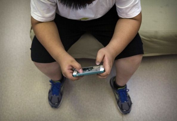 El sobrepeso en la adolescencia podría aumentar el riesgo de cáncer de colon para los hombres, según un nuevo estudio