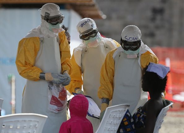 Liberia Carreras de ampliar Ébola Instituciones de Tratamiento, mientras las tropas estadounidenses Llegada