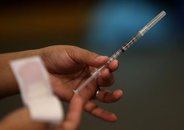 Tomar medicamentos para bajar el colesterol puede reducir la eficacia de la vacuna contra la gripe.
