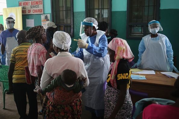 Una clínica Ébola a principios de este año, durante el brote en Liberia. Sobrevivientes de Ebola tienen graves secuelas.