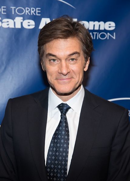 Dr. Mehmet Oz asiste al Joe Torre Fundación Safe At Home`s 12th Annual Celebrity Gala at Pier Sixty at Chelsea Piers on November 13, 2014 in New York City.