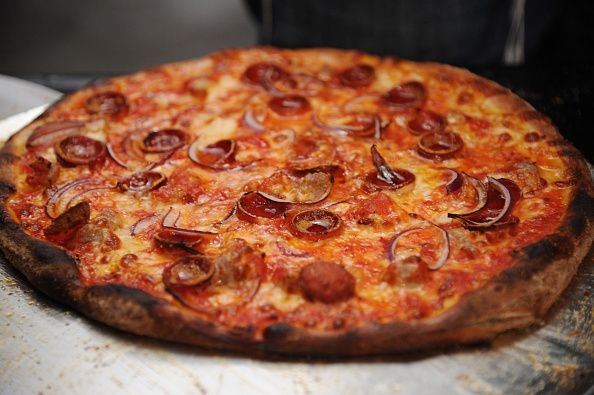Los niños consumen más calorías, grasa durante el día de la pizza que día 'regulares'