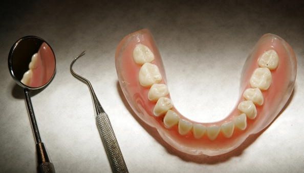 La pérdida de todos los dientes puede ser un marcador de la decadencia general.