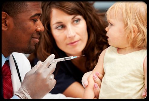 Los médicos dicen que los niños de 6 meses de edad y mayores deben vacunarse contra la gripe