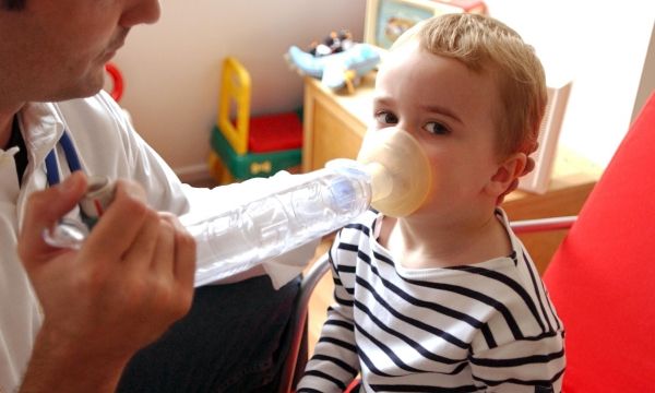La exposición al BPA prenatal puede conducir al desarrollo de problemas respiratorios más tarde en un niño`s life.