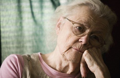 Los estudios encuentran un mayor riesgo de demencia para personas mayores con niveles de vitamina bajado d