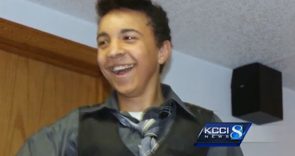 16 años de edad, AJ Bett se convirtió en un donante de órganos antes de que él se suicidó en 2013. Sin embargo, la FDA ha rechazado sus donaciones de tejidos.