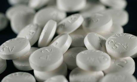 Los beneficios a largo plazo del uso de la aspirina reemplaza a riesgos para la salud en el cáncer