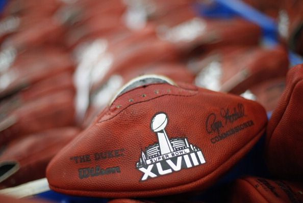 Oficiales del Super Bowl XLVIII balones Fabricado en Wilson Football Factory
