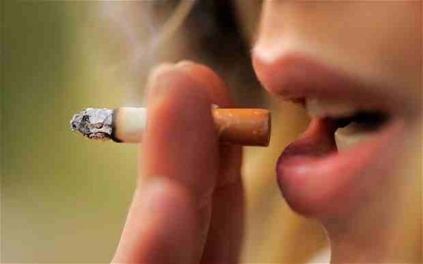 El consumo de tabaco asociado al virus por vía oral de transmisión sexual