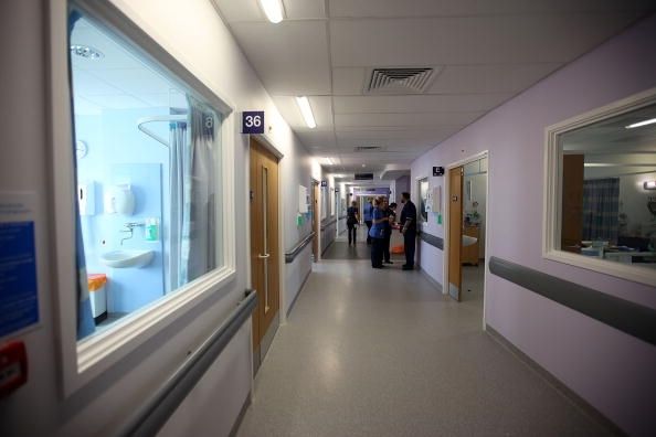 Nuevo £ 545 millones Súper hospital abre sus puertas a sus primeros ...