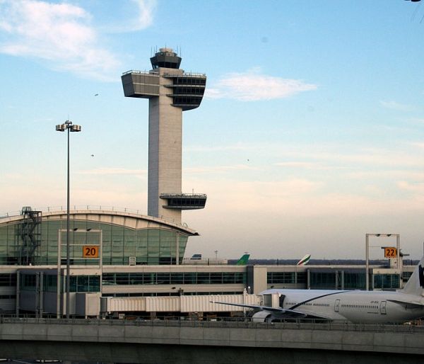 La torre y el terminal en el aeropuerto internacional John F. Kennedy, de Nueva York.
