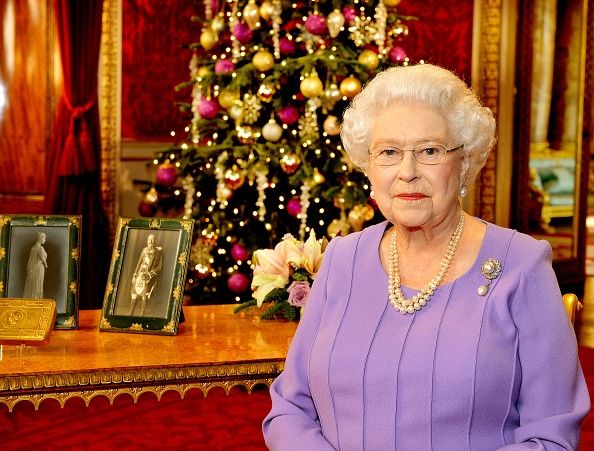 La reina Isabel II Entrega Su 2,014 Navidad Televisión