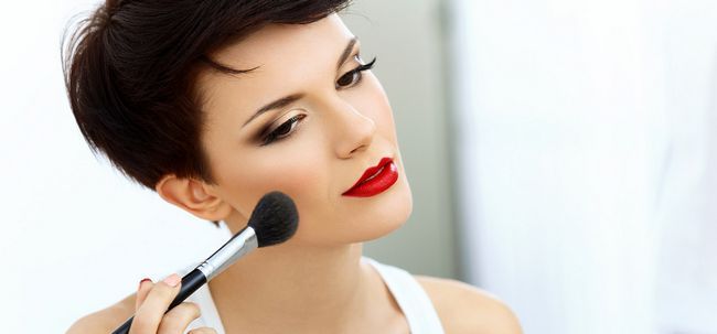 10 Consejos de maquillaje eficaces para lucir bien en las fotografías