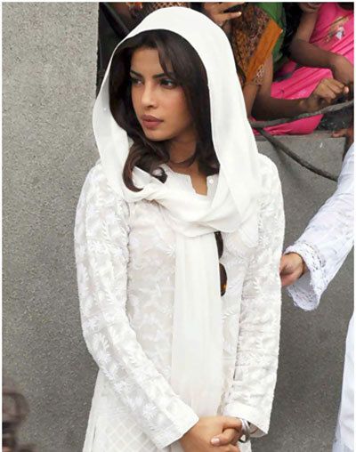 vestido blanco Priyanka Chopra