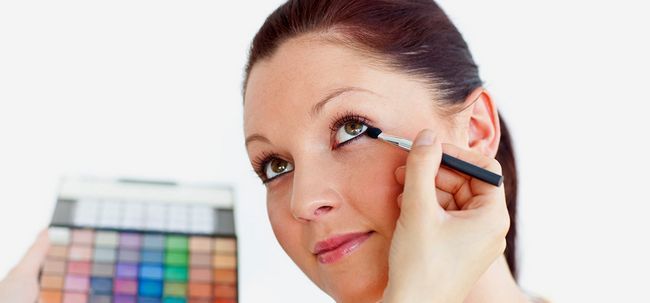 5 maneras eficaces de uso de agua para Maquillaje