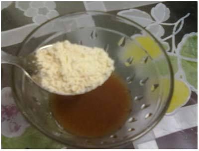 harina de garbanzos y la mezcla de la miel