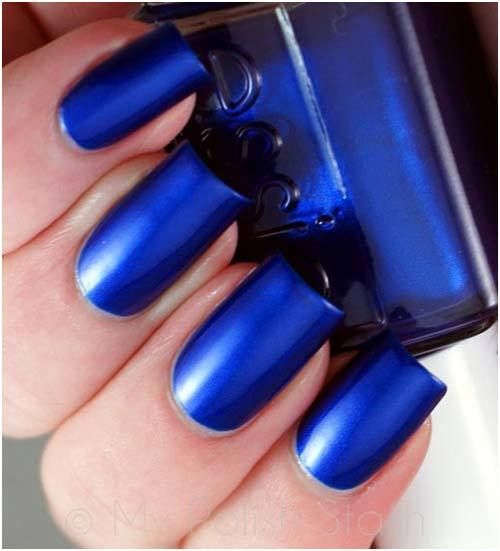 Essie Aruba esmalte de uñas azul