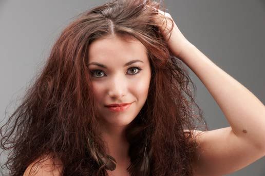 Los mejores remedios caseros naturales para tratar la picazón del cuero cabelludo
