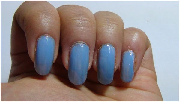 gradiente de esmalte de uñas azul