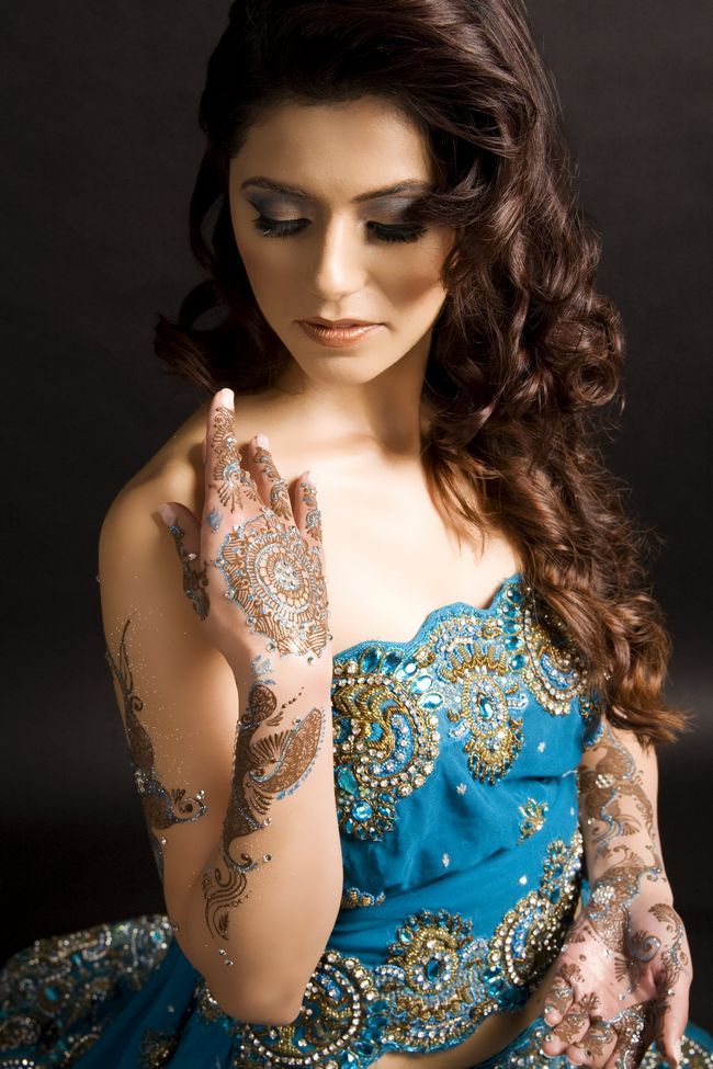 / Diseños de henna Mehndi Gujarati para las manos llenas con fotos