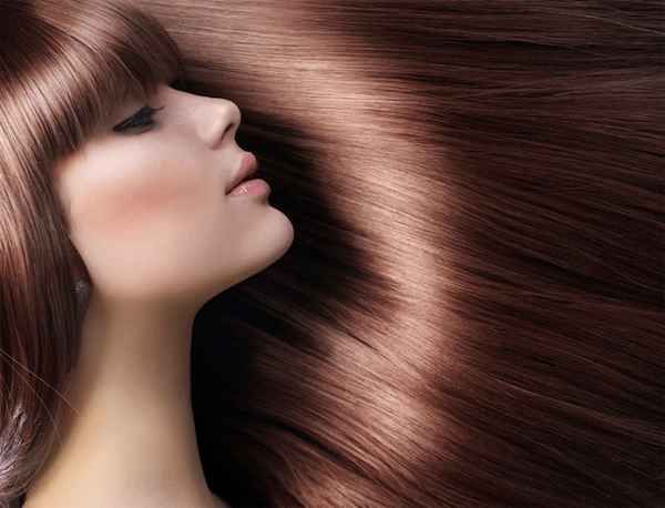 Consejos para el cuidado del pelo para conseguir un cabello brillante suave como la seda