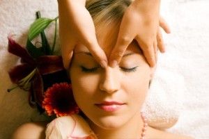 Beneficios masaje indio de cabeza