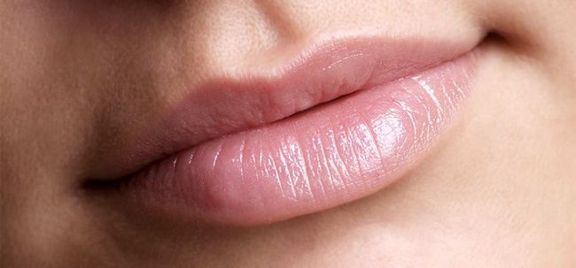 Cómo hacer suaves labios antes de aplicar el lápiz labial?
