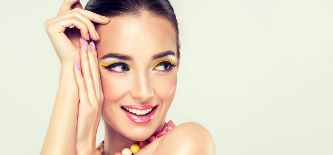 ¿Cómo hacer maquillaje dure más tiempo en la piel grasa?