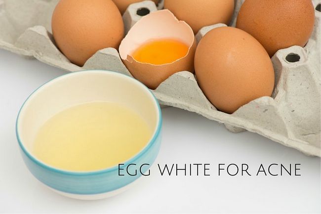 Cómo utilizar la clara de huevo para tratar el acné (10 métodos)