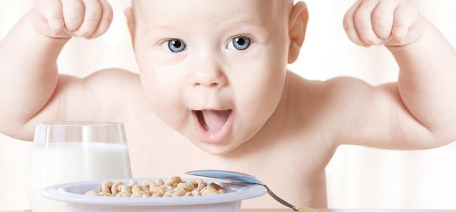 ¿Es la leche de soya seguro para los bebés?