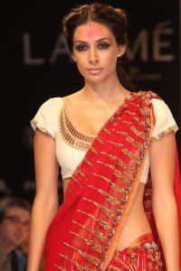 Los últimos diseños de la blusa de media saris # 1