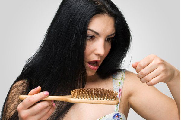 Evitar la caída del cabello - mejores consejos para detener la caída del cabello