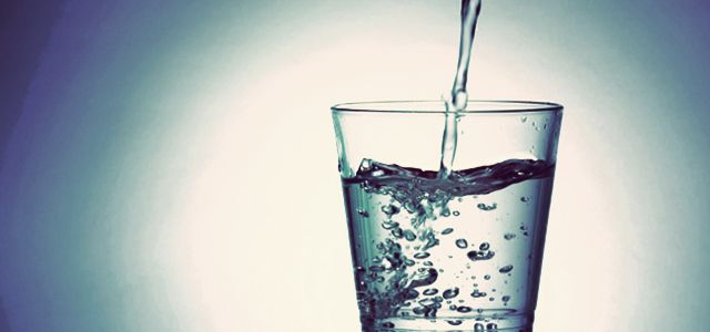 Los efectos secundarios graves de consumo de agua Fluoruro