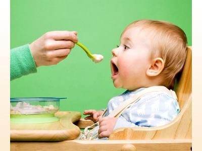 Formas de bebé la alimentación con alimentos sólidos