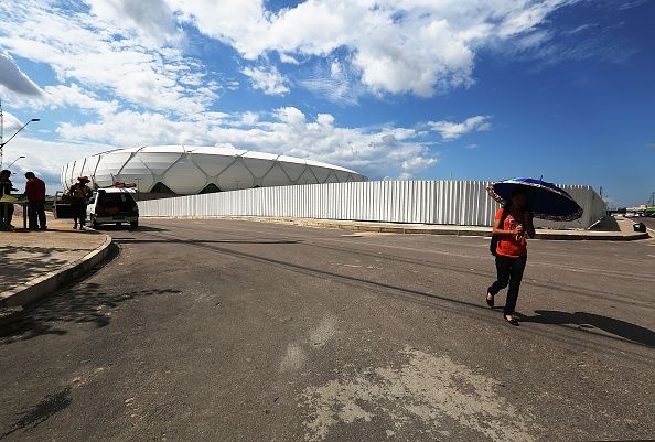 300 millones de dólares Estadio Construido para la Copa Mundial de la FIFA se sienta enormemente.