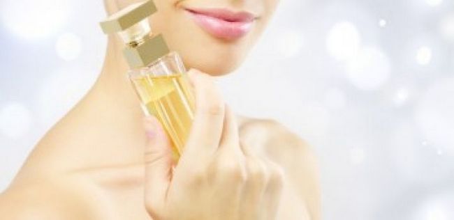 8 CONSEJOS PARA HACER SU aroma de perfume dure más tiempo