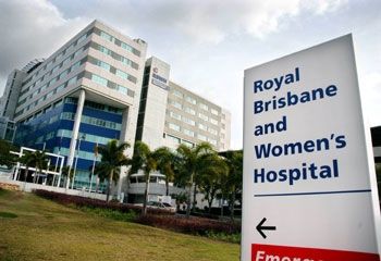 Un joven de 18 años de edad, niña africana se encuentra detenido en aislamiento en el Royal Brisbane y Mujeres`s Hospital pending the results of her Ebola tests.