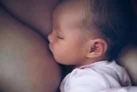 Embarazos famosos: tila tequila da a luz a una niña, centros fotos de dos semanas de edad hija