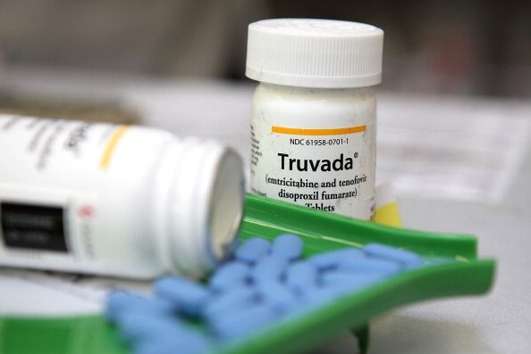 Una píldora diaria que combina dos medicamentos antirretrovirales parece prevenir los individuos de alto riesgo de contraer el VIH.