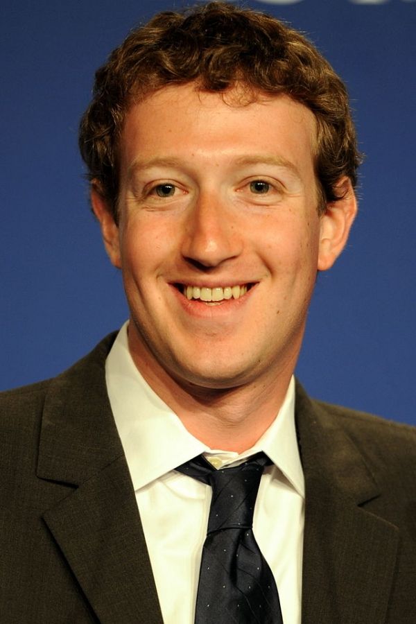 Facebook, Mark Zuckerberg, CEO dona $ 25 millones para ayudar a luchar contra el ébola