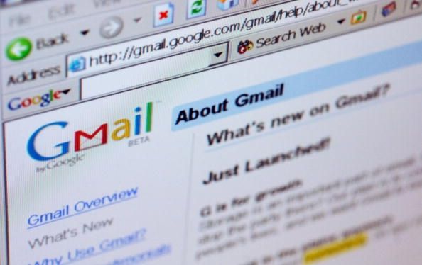 El logo de Gmail es la foto en la parte superior de una página de bienvenida Gmail.com