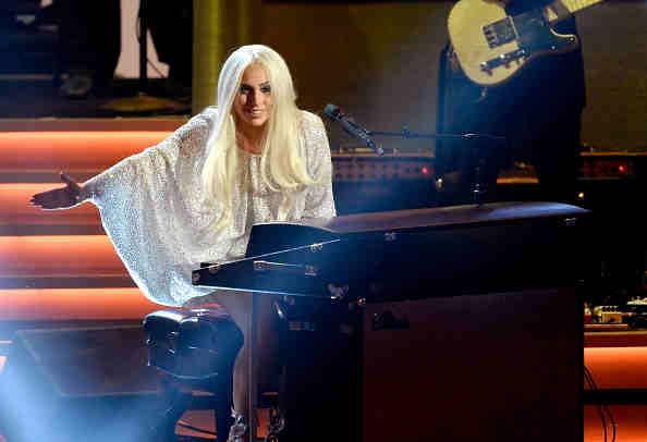 Lady Gaga en el escenario durante Stevie Wonder: Canciones de la llave de la vida.