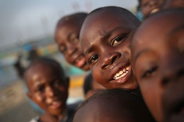 Liberia, donde viven estos niños, se ha declarado libre de Ebola por segunda vez.