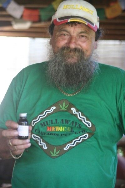 Tony Bower recibe una sentencia de cárcel de 12 meses para el cultivo de marihuana. Tony Bower recibe una sentencia de cárcel de 12 meses para el cultivo de marihuana.