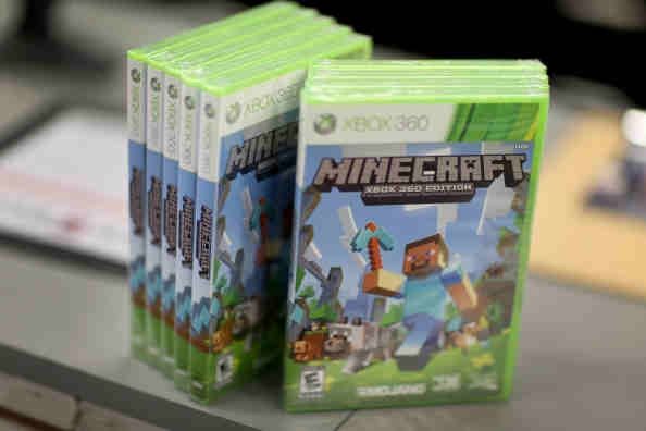 Xbox 360 Minecraft juego a la tienda GameStop en Miami, Florida.