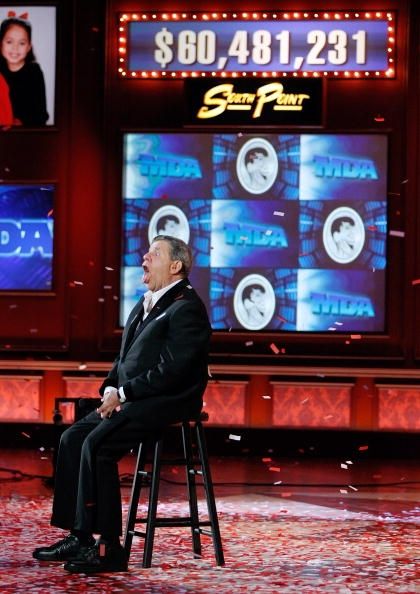 El comediante Jerry Lewis frente al toteboard en el teletón Asociación de Distrofia Muscular de 2009.