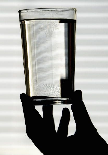 Gobierno de los EE.UU. reduce la cantidad recomendada de fluoruro en el agua potable.